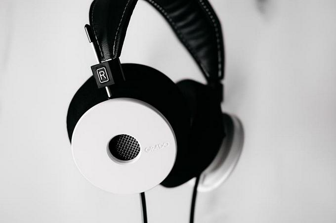 BOSE Headphones 700 - chystá se nový král cestovních sluchátek?